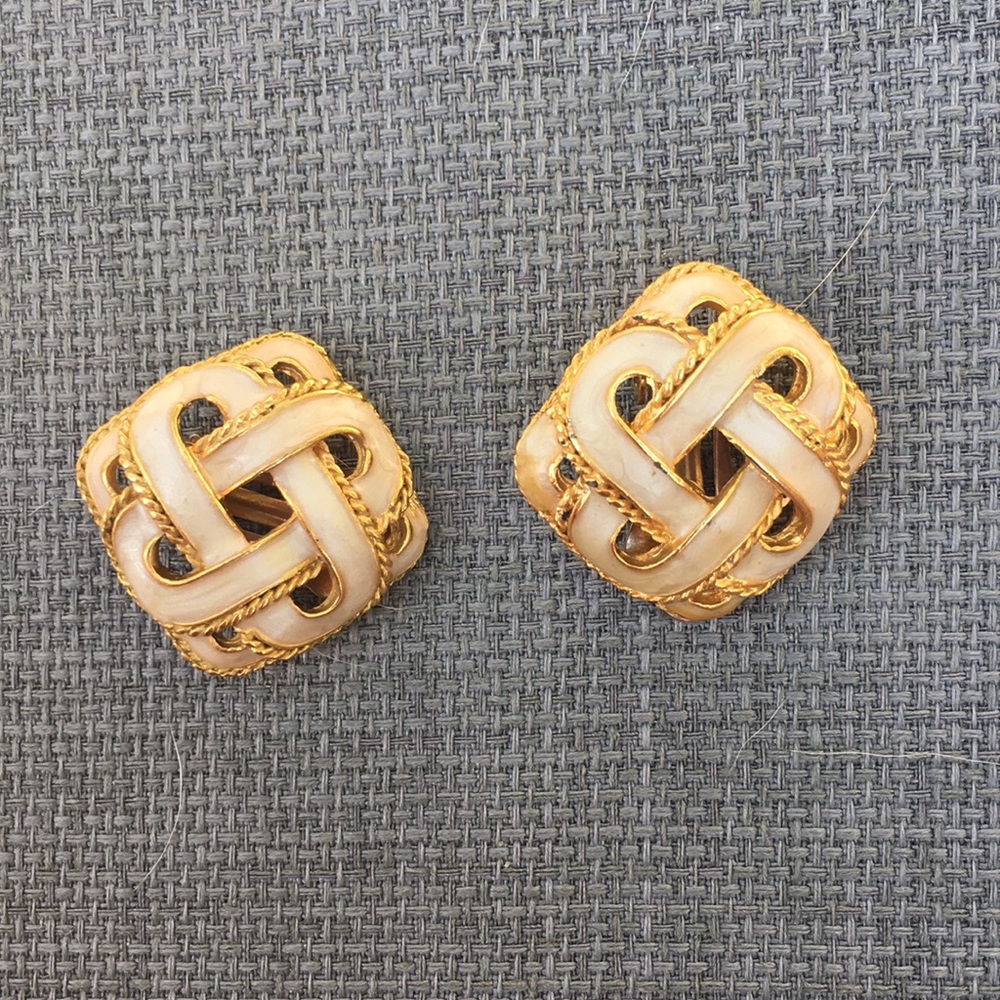 Vintage Cream and Gold Clip On Earrings